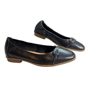 Elegant Black Leather Flats